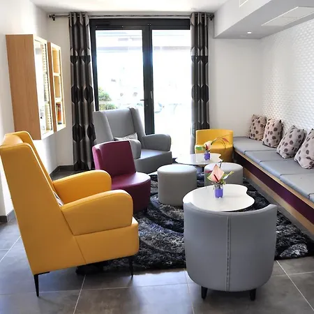 Relais De L'abbaye Hotel 3*