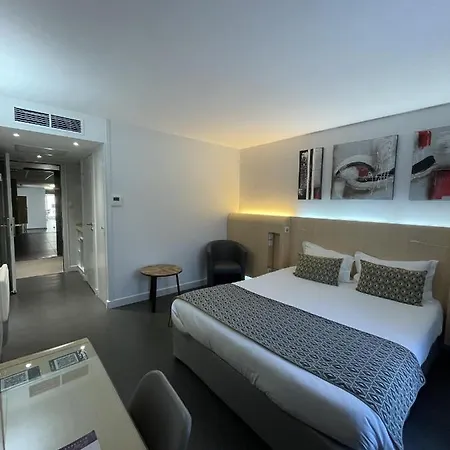 מלון Relais De L'abbaye Charlieu